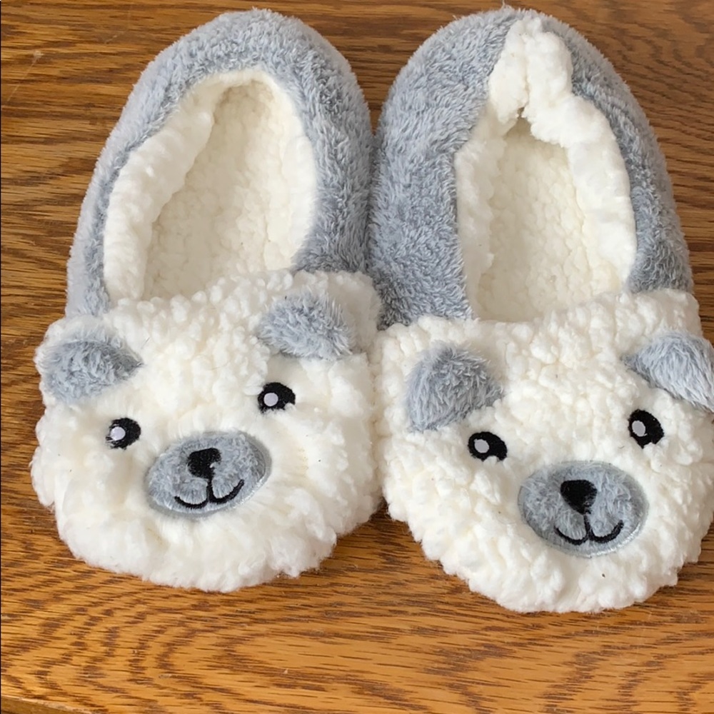 Adorable Bear Face slippers Size 10!